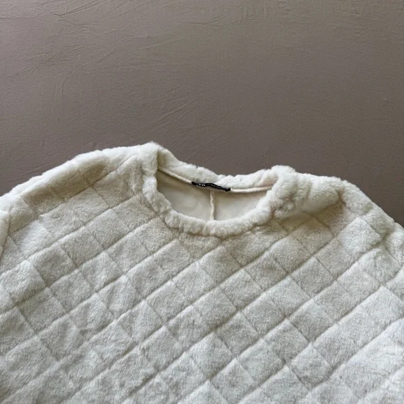 Zara Crop Quilted Faux Fur Sweater - Picture 5 of 12